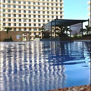 Studio Pool View